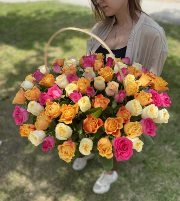 Корзина 71 роза Кения 35 см