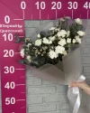 Букет с кустовыми диантусами и хамелациумом (белый)
