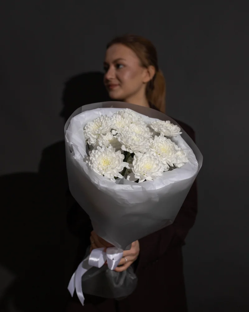 Букет цветов Презент из хризантем (белый)