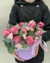 Шляпная коробка Сиреневые розы в цилиндре