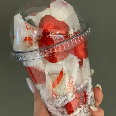 Стаканчик со сладостями