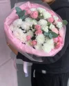 Букет с хризантемой и пионовидной розой Лаки