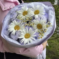 Букет сиреневый с ромашками