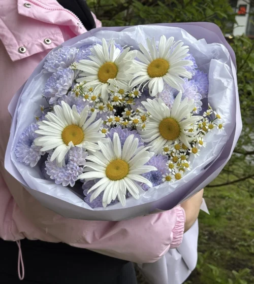 Букет сиреневый с ромашками