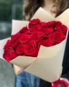 Букет 21 красная роза Эквадор 50см в пленке