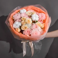 Букет цветов Осеннее утро с хризантемой и кустовыми розами